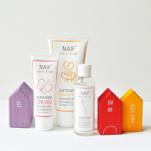 natuurlijke babyverzorging NAIF babycare bodylotion badolie nurturing creme