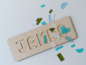 Naampuzzel met eigen naam, perfect kraamcadeau van CRE8 | www.lauraenjames.com