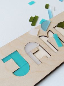 Naampuzzel met eigen naam, perfect kraamcadeau van CRE8 | www.lauraenjames.com