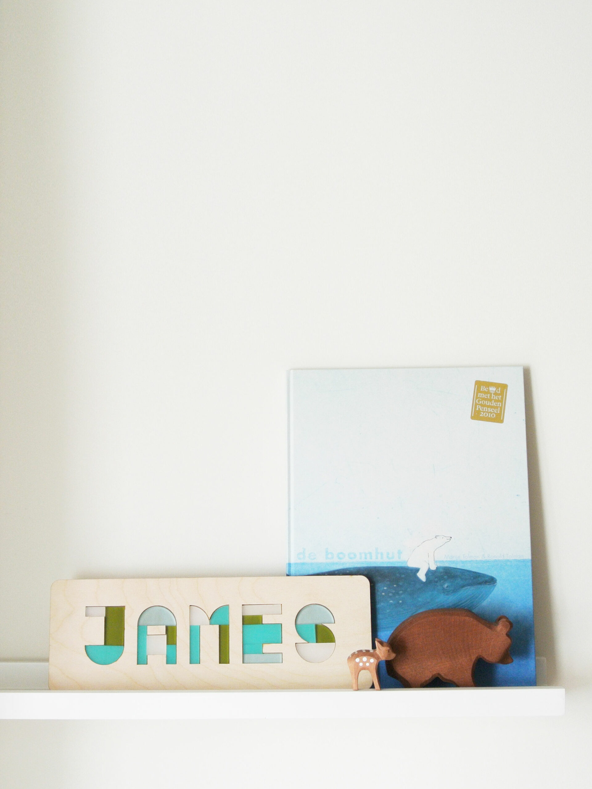 Naampuzzel met eigen naam, perfect kraamcadeau van CRE8 | www.lauraenjames.com