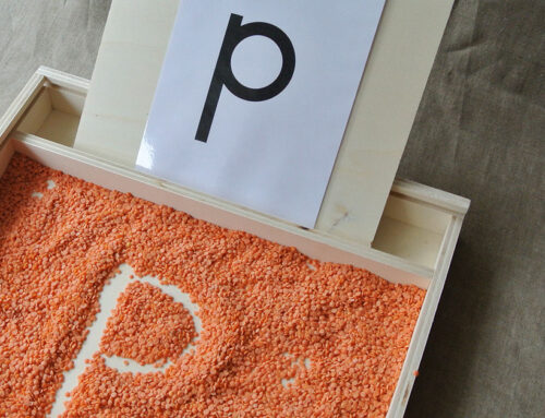 Letters oefenen met een schrijfdoos