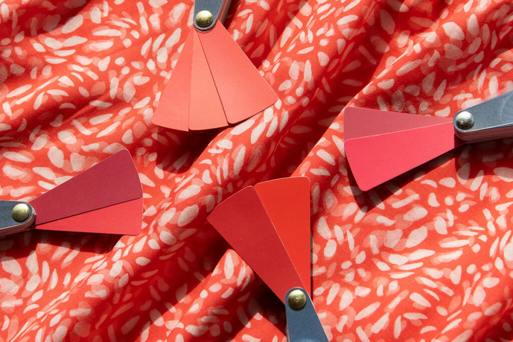hoe herken je warme of koele kleur rood